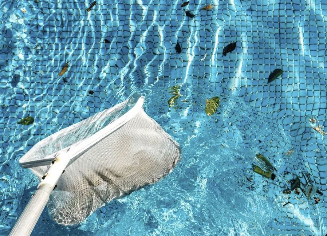 Weekly Pool Cleaning Service in Ventura, CA